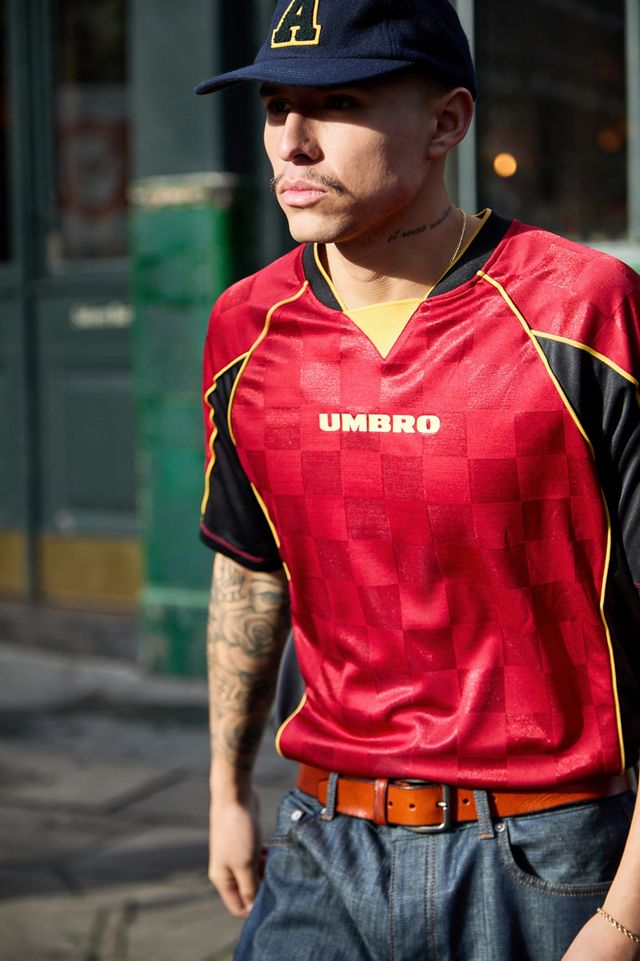 Umbro Rotes Dahlia Panelled T-Shirt #1