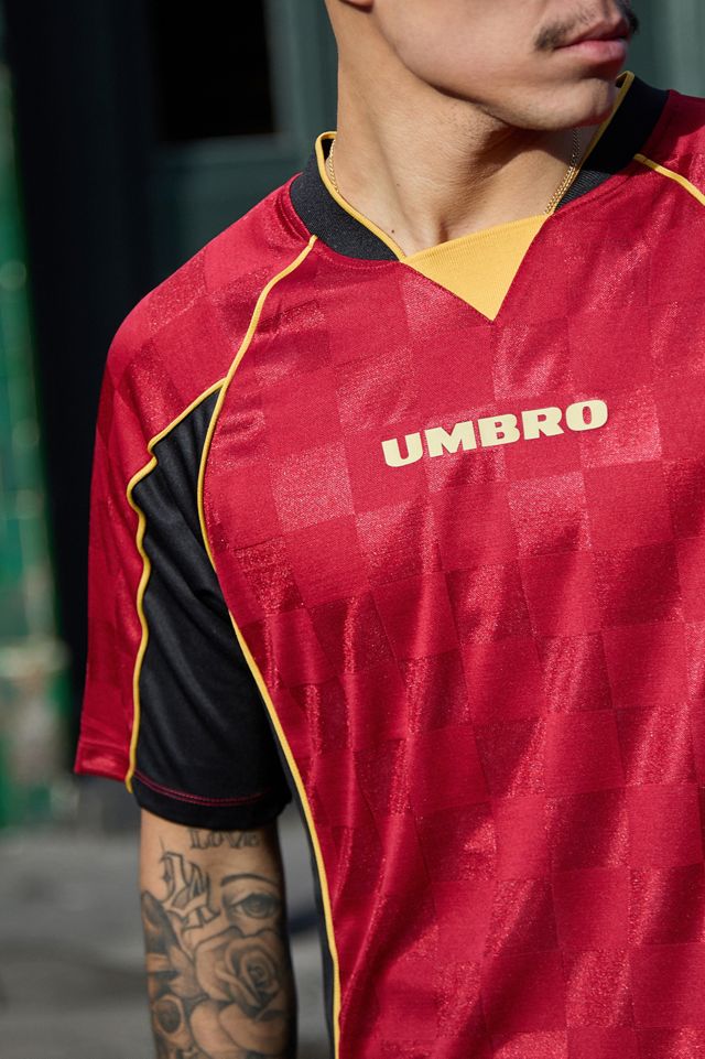 Umbro Rotes Dahlia Panelled T-Shirt #2