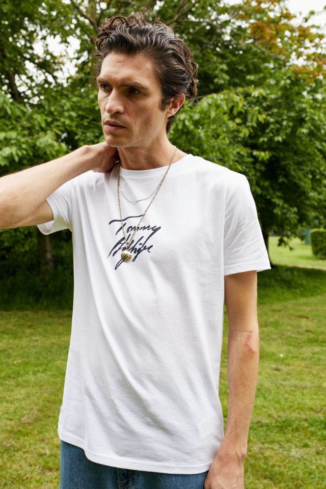 Tommy hilfiger script t hot sale shirt