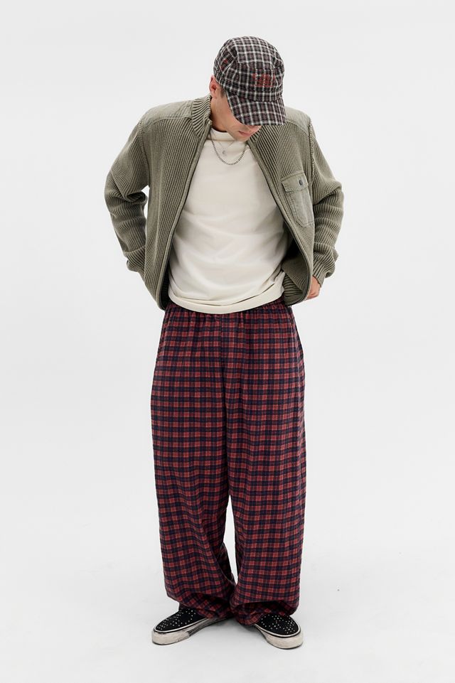 Pantalones Jogger Tipo Barril a Cuadros Rojos UO #1