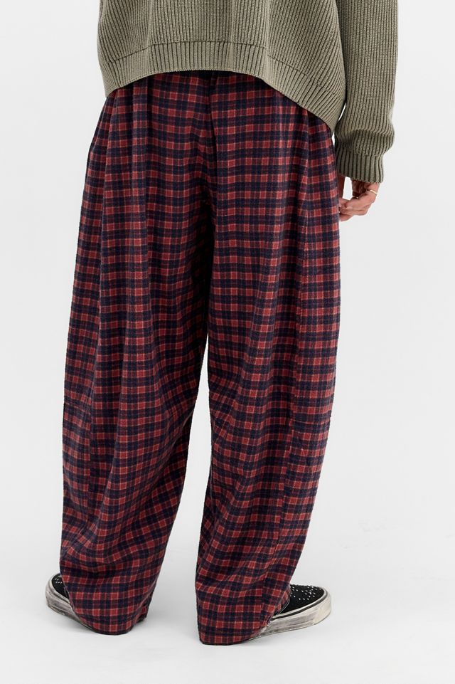Pantalones Jogger Tipo Barril a Cuadros Rojos UO #3