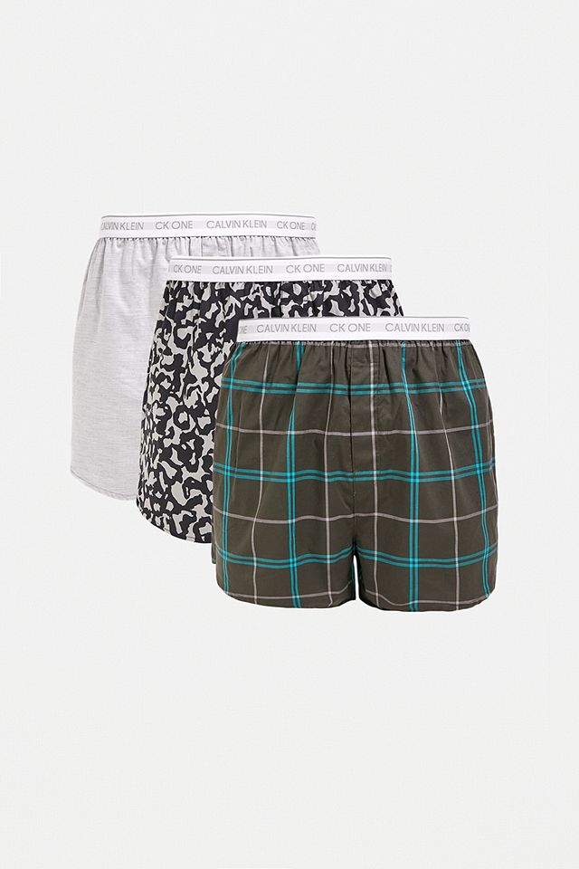 Calvin Klein Printed Slim Fit Boxer Shorts 3-Pack | Urban Outfitters UK