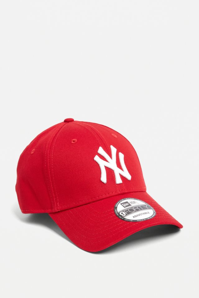 New Era 9FORTY NY Yankees Scarlet Cap | Urban Outfitters UK