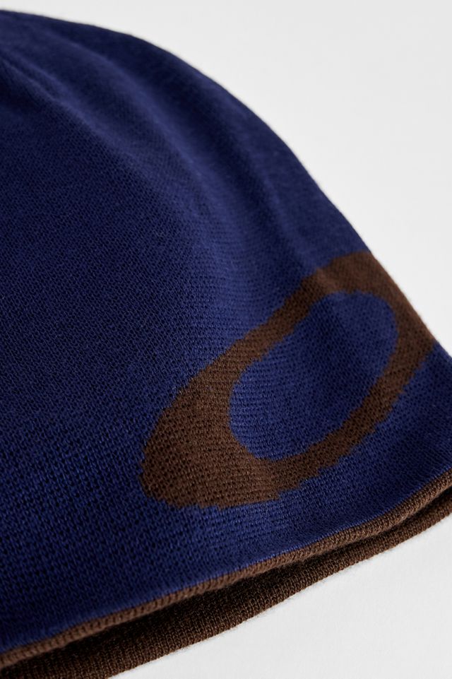 Berretto Ellipse Blu Navy Esclusiva UO Oakley #1