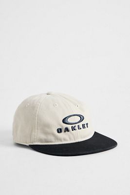 Casquette plate crème exclusive UO Oakley