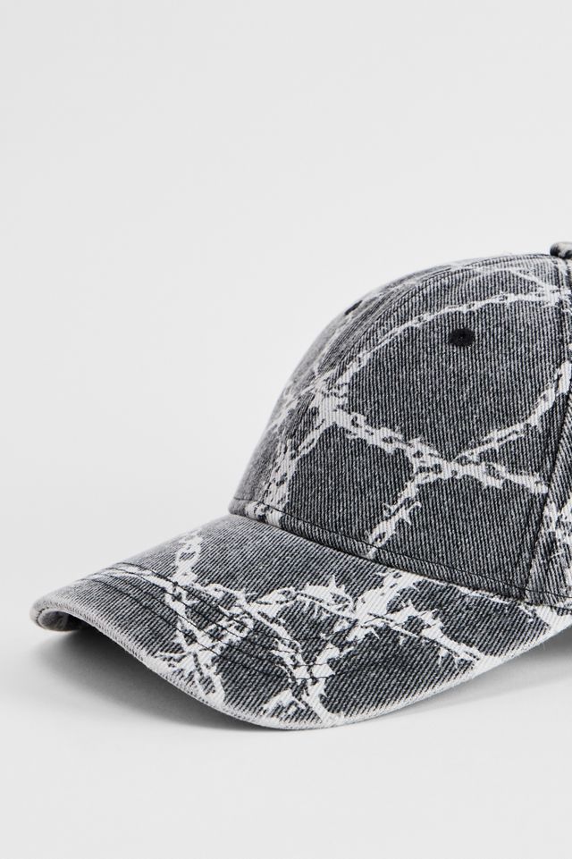 UO Barbed Wire Cap #1