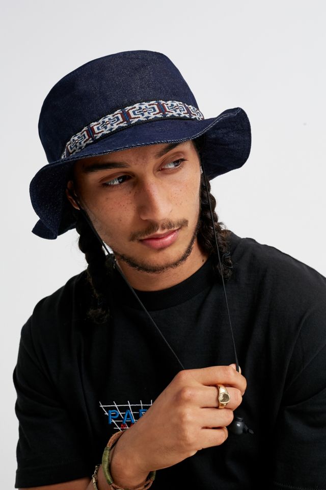 Strap clearance bucket hat