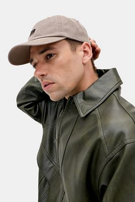 Gorra Mushroom Exclusiva UO de New Balance