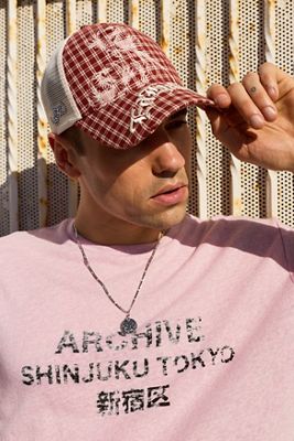 Casquette de camionneur à carreaux rouges Ed Hardy UO Exclusive