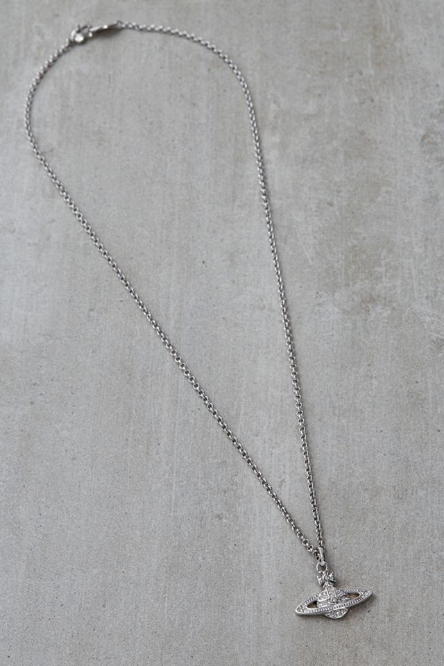 Vivienne Westwood - Petit pendentif bas-relief #1