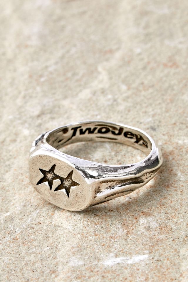 Anillo firmado por la superestrella de TwoJeys  #2