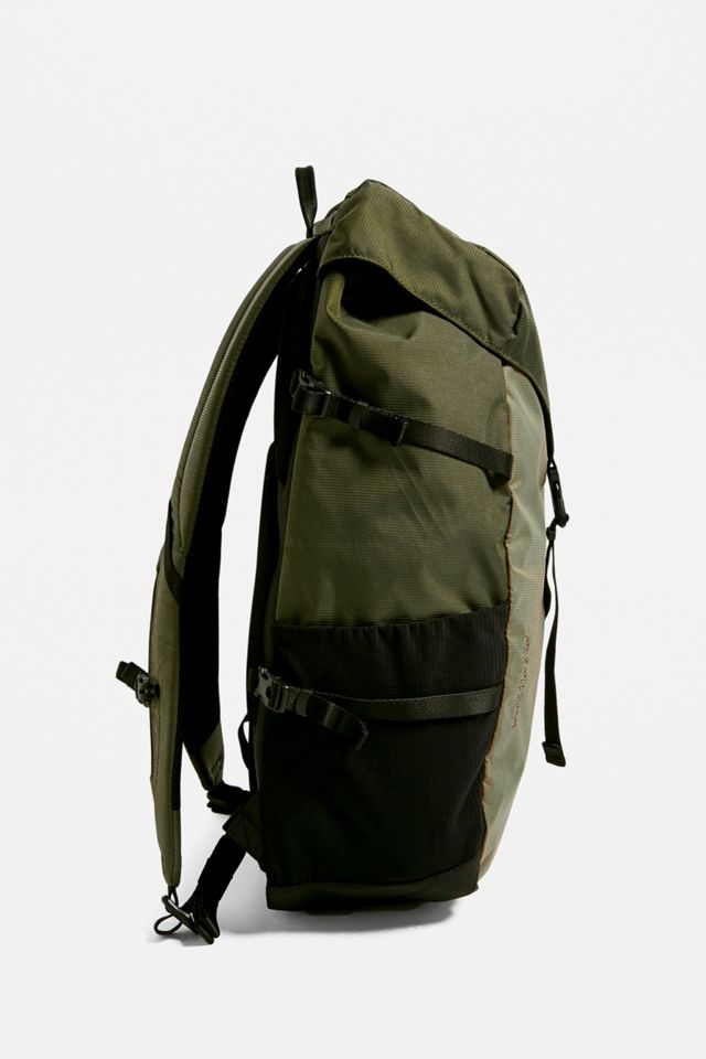 patagonia ultralight black hole mini hip Pack Color:Holoform Carp Category-Duffels making it a convenient Jansport Cross Town Plus