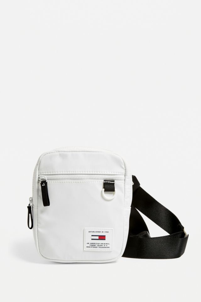 Tommy jeans urban tech store reporter small crossbody bag