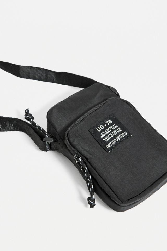 UO – Täschchen aus Nylon in Schwarz  #1