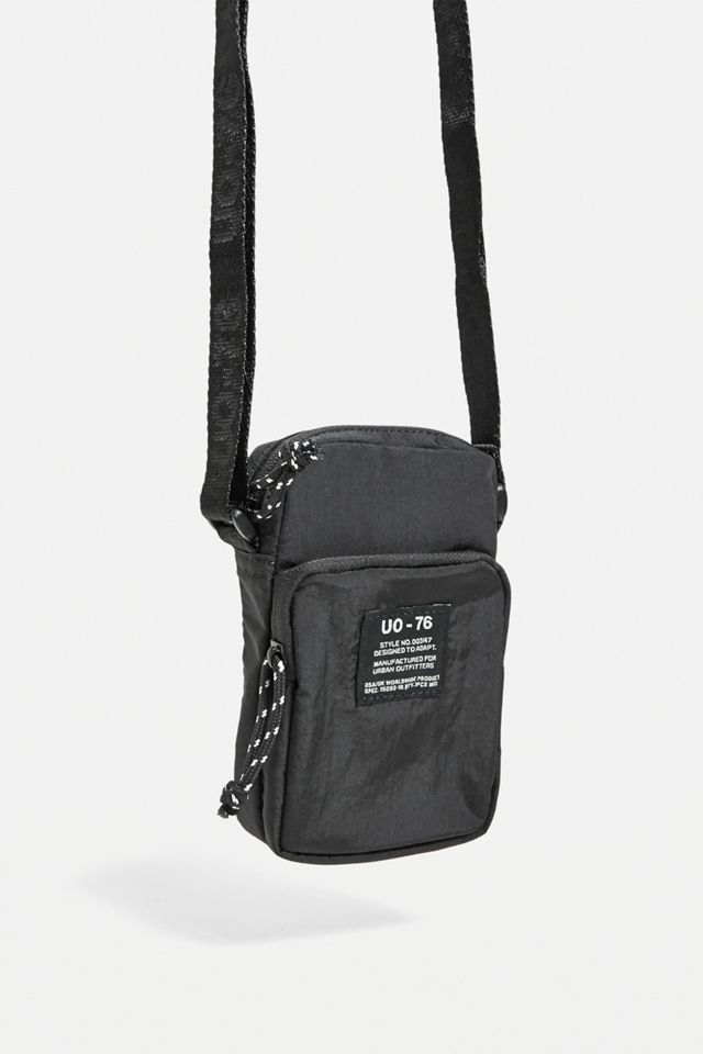 UO – Täschchen aus Nylon in Schwarz  #3