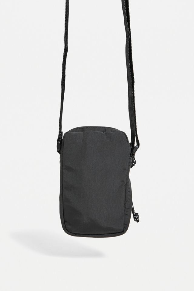 UO – Täschchen aus Nylon in Schwarz  #4