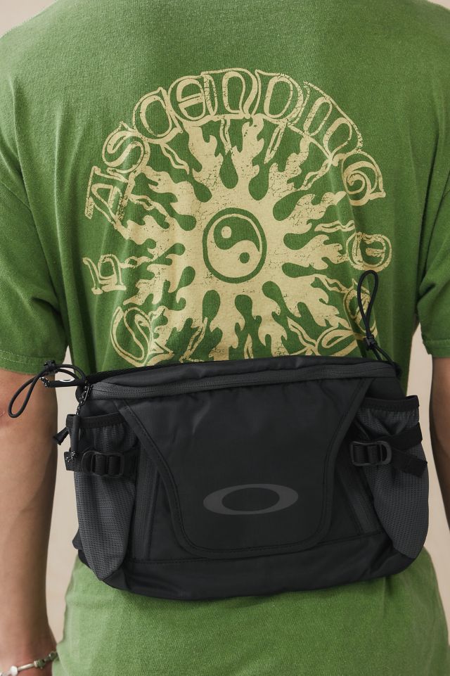 Oakley discount waist pack