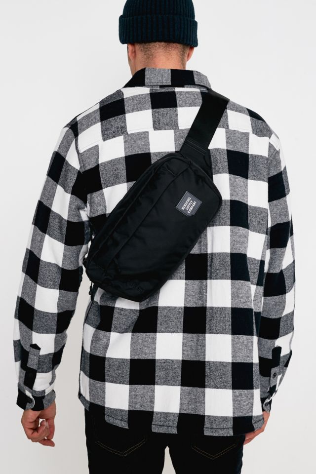 Herschel tour hip outlet pack medium black