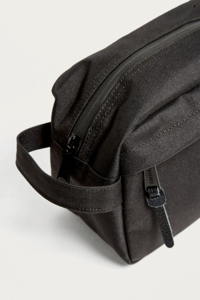 Herschel Supply Co. – Kulturbeutel „Chapter“ in Schwarz  #1