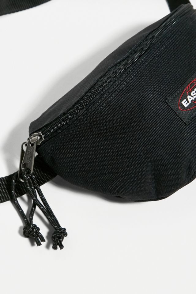 Eastpak Gurteltasche Springer in Schwarz Urban Outfitters DE