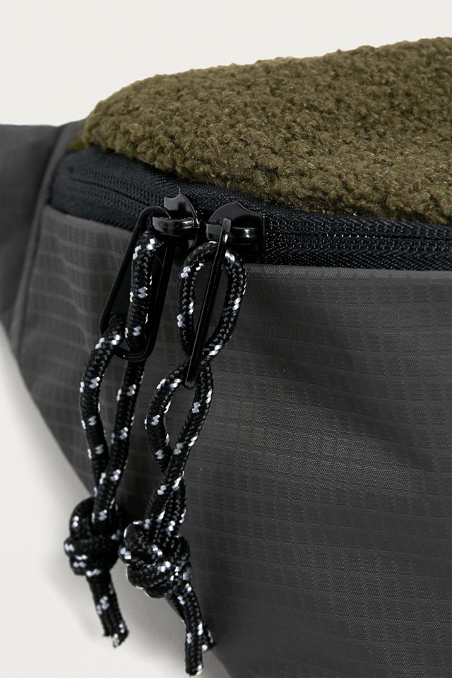 UO - Grand sac banane Teddy kaki #2