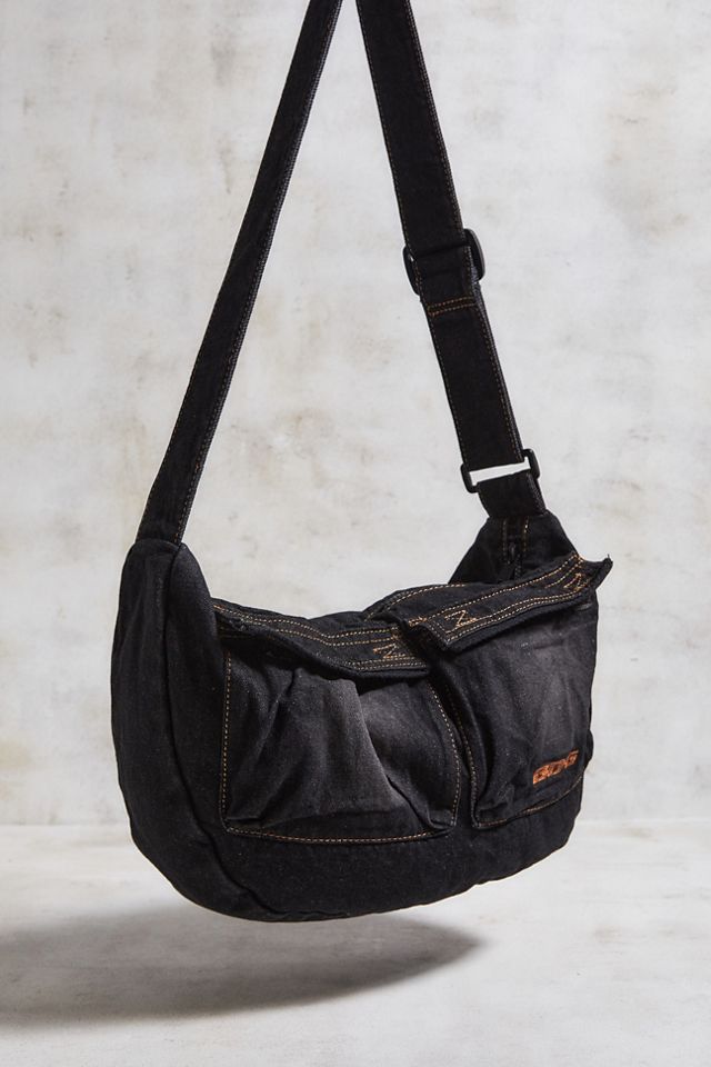 BDG – Umhängetasche in Schwarz aus Jeansstoff #1