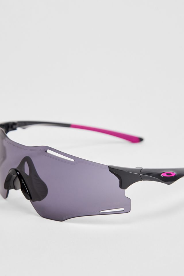 Lunettes de soleil Oakley Cybr Zero #1