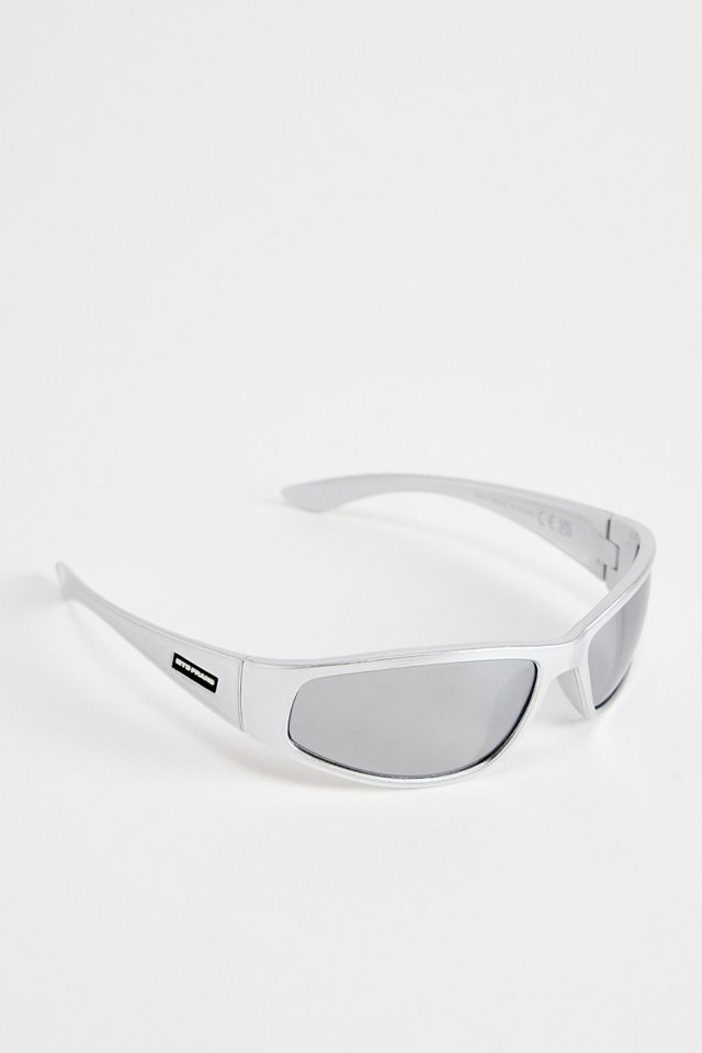 iets frans... Silberne Sonnenbrille mit Sportbügeln #1
