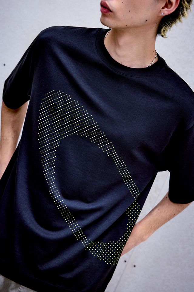 T-Shirt Oakley UO Exclusive Nera con Logo Avvolgente #2