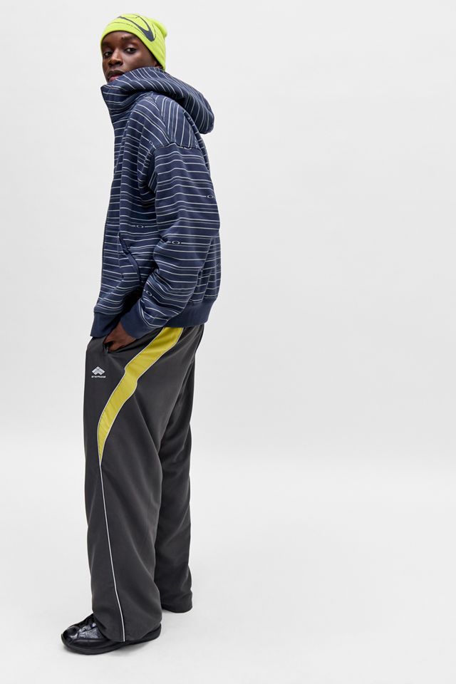 Oakley UO Exklusiver Graphit Ellipse Kapuzenpullover #1