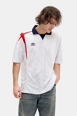 Umbro Brillantweiß Kastenförmiges Fußballtrikot