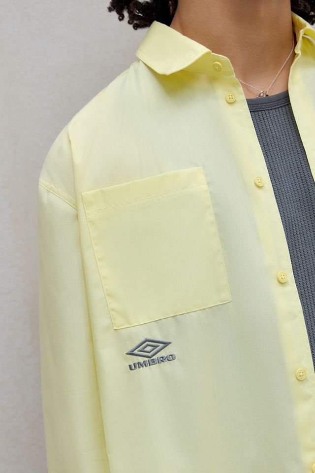 Camisa Bordada Amarilla Exclusiva UO de Umbro #2