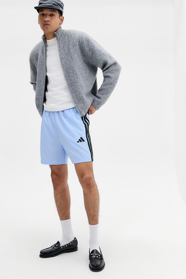 Shorts Chelsea Essentials Azul Hielo 3 Rayas de adidas #1