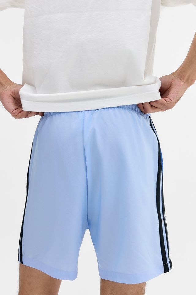 Shorts Chelsea Essentials Azul Hielo 3 Rayas de adidas #2