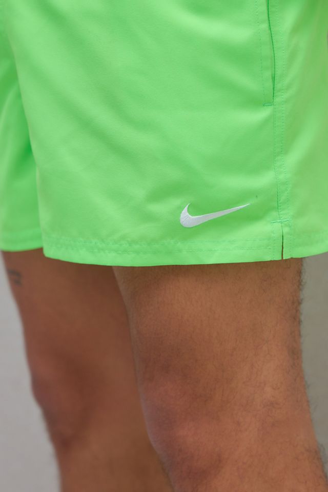Shorts Nike Voltage UO Exclusive Verde de 3" #2