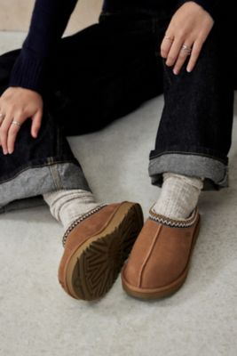 Urban outfitters sherpa slippers hot sale