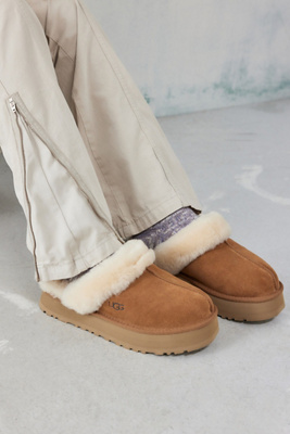 UGG Chestnut Disquette Platform Slippers | Urban Outfitters UK