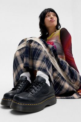 Chaussures en cuir nappa fraisé noir à 5 œillets Dr. Martens