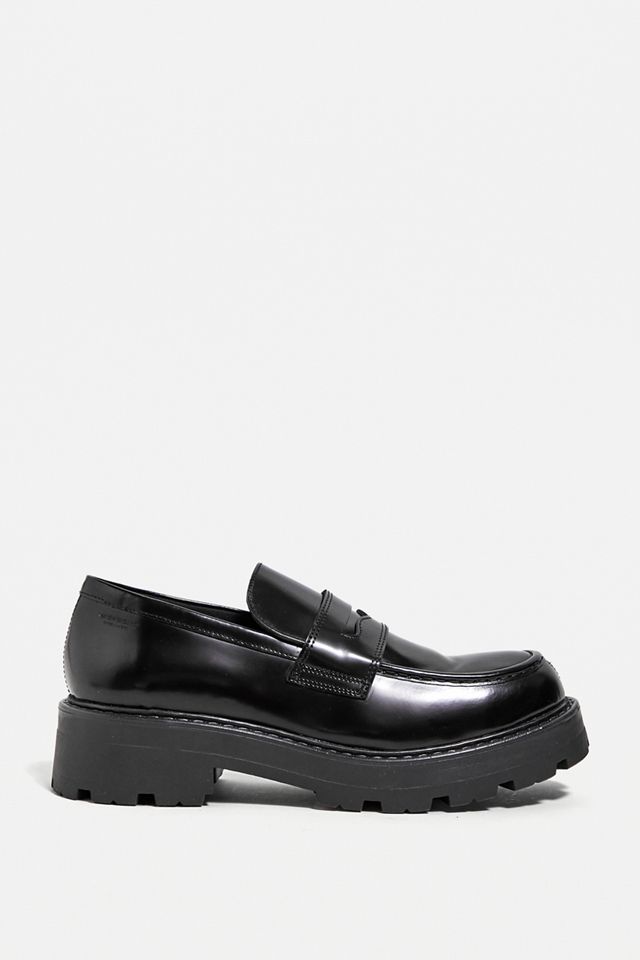 Vagabond Loafer „Cosmo" aus Lackleder Urban Outfitters DE