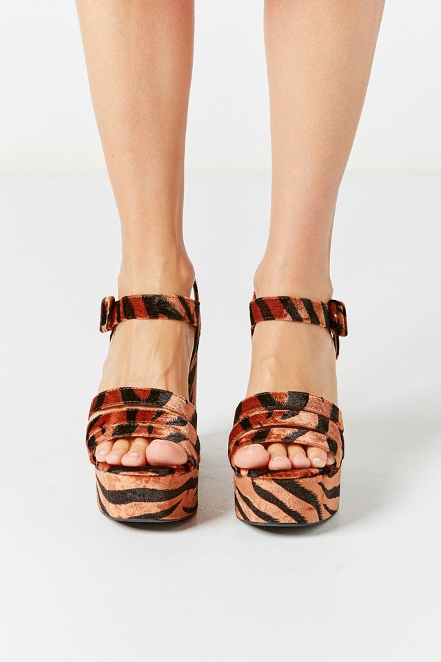 UO Avery Platform Heels #2