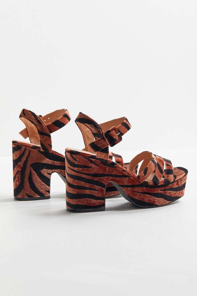 UO Avery Platform Heels #4
