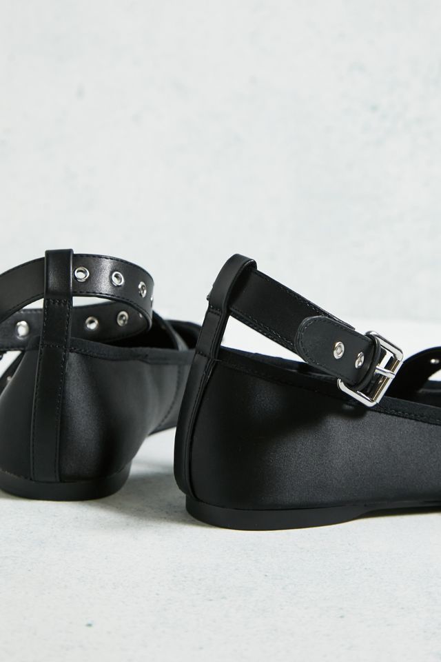 UO – Ballerinas in Schwarz mit Schnallenriemen #3