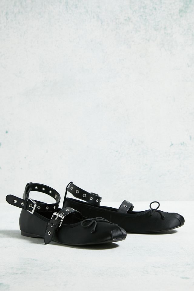 UO – Ballerinas in Schwarz mit Schnallenriemen #5