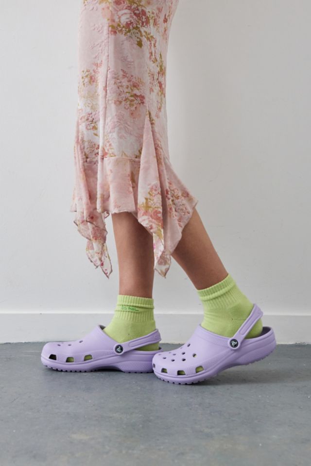 Lavender classic online crocs