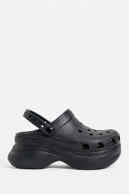 bae platform crocs black