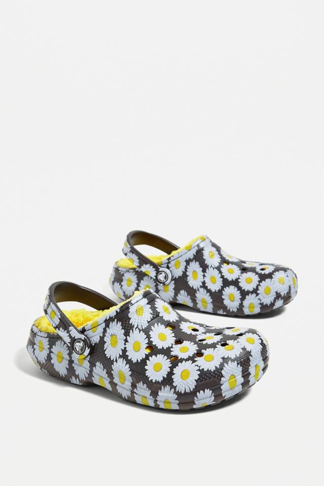 Crocs – Klassische gefütterte Clogs mit Gänseblümchenmuster #2