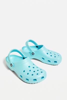 Ice blue crocs size 6 deals