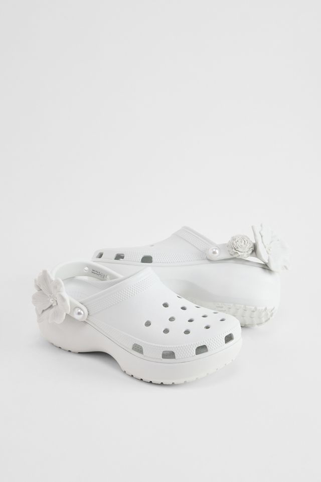 Crocs Classic Platform Bouquet Clogs | Urban Outfitters UK