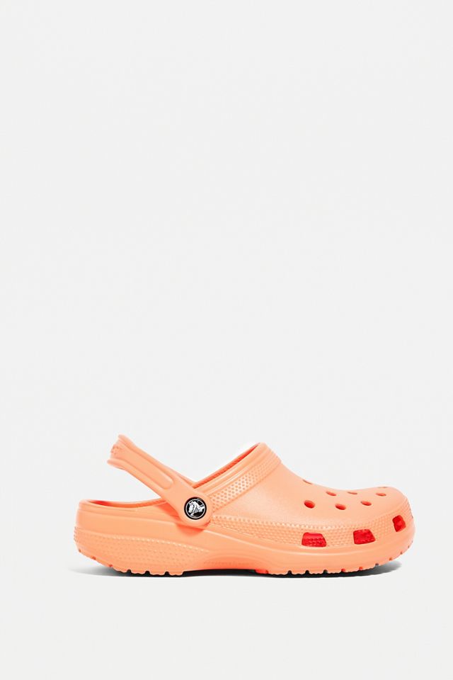 Crocs Zuecos clásicos de papaya #2