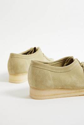 Clarks Originals - Wallabee - Scarpe in camoscio kaki con fiori